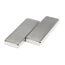 30×10×3 mm Köşeli Neodyum Mıknatıs