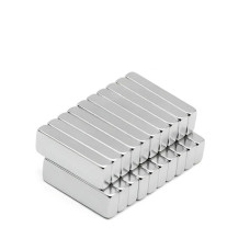 30×10×5 mm Köşeli Neodyum Mıknatıs